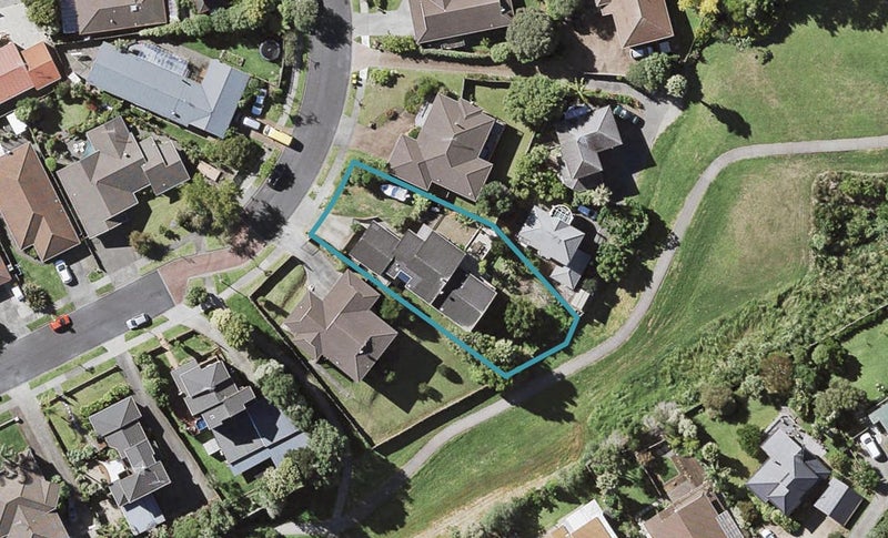 30 Channing Crescent, Botany Downs, Auckland - Carousel 1