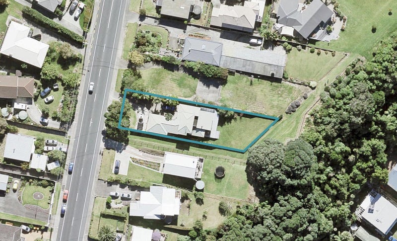 1013 Whangaparaoa Road, Matakatia, Whangaparaoa - Carousel 1