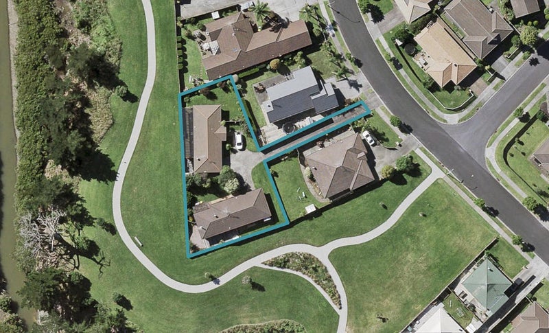 2/76 Frank Nobilo Drive, Golflands, Auckland - Carousel 1