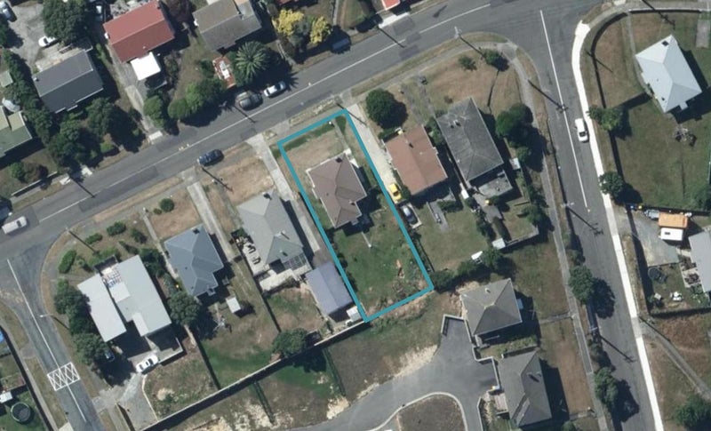 19 Te Puke Street, Titahi Bay, Porirua - Carousel 1
