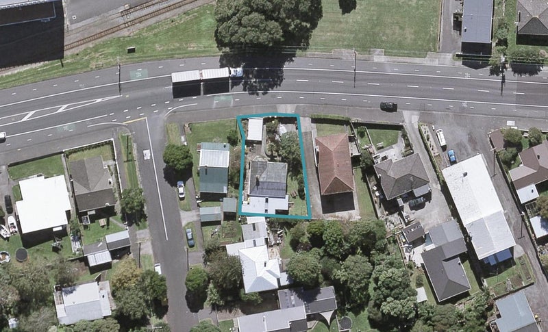43 Breakwater Road, Moturoa, New Plymouth - Carousel 1