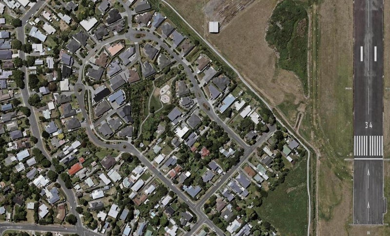 46 Simpson Crescent, Raumati Beach, Paraparaumu - Carousel 1
