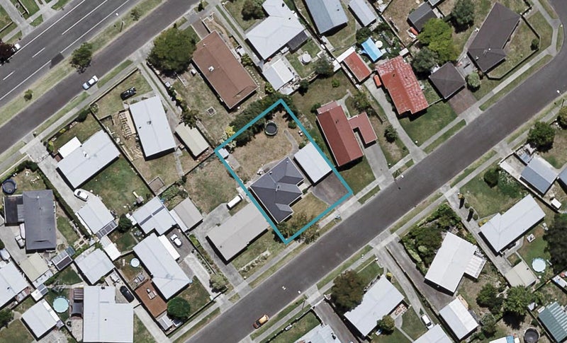 7 Duckworth Crescent, Greenmeadows, Napier - Carousel 1