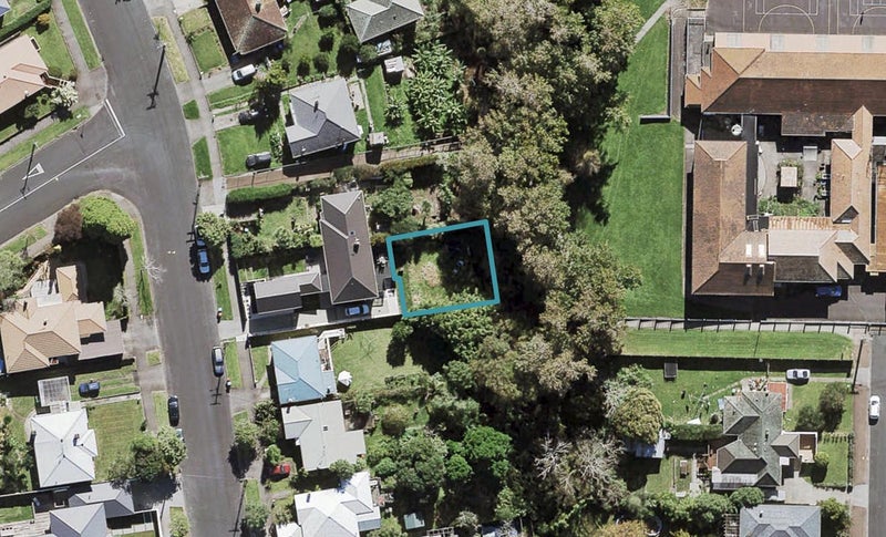 37A Premier Avenue, Point Chevalier, Auckland - Carousel 1