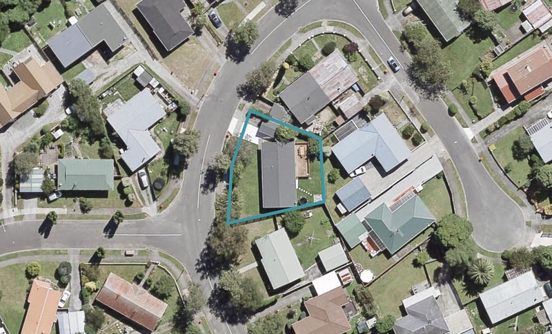 10 Hartford Crescent, Totara Park, Upper Hutt - Carousel 1