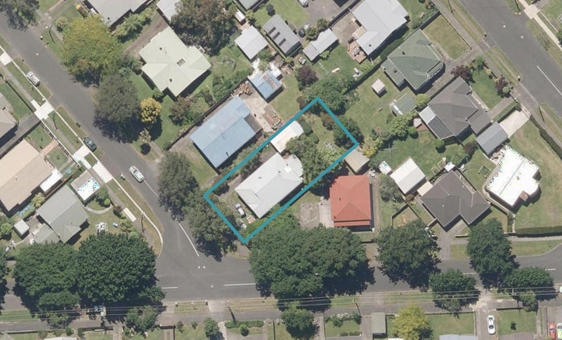 73 Young Street, Whanganui East, Whanganui - Carousel 1