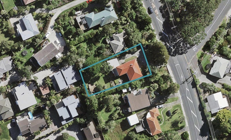 251 Titirangi Road, Titirangi, Auckland - Carousel 1