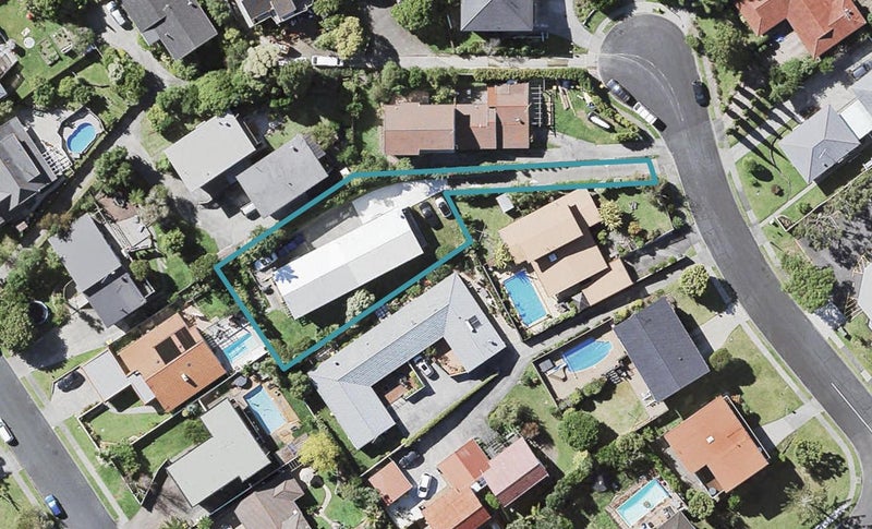 2/11 Noumea Place, Mairangi Bay, Auckland - Carousel 1