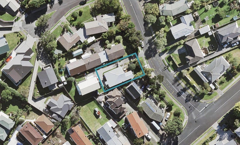 63 Commodore Drive, Lynfield, Auckland - Carousel 1