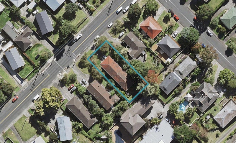 2/99 Archers Road, Hillcrest, Auckland - Carousel 1