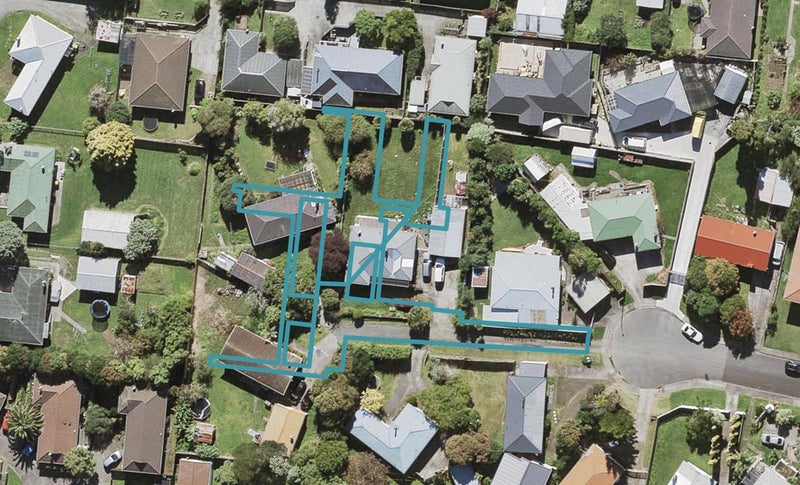 5/44 Normandy Place, Henderson, Auckland - Carousel 1