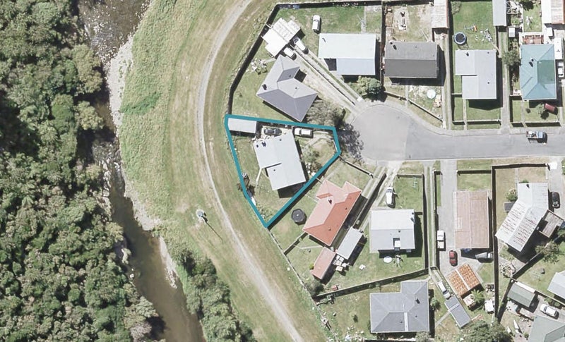 13 Orewa Grove, Wainuiomata, Lower Hutt - Carousel 1