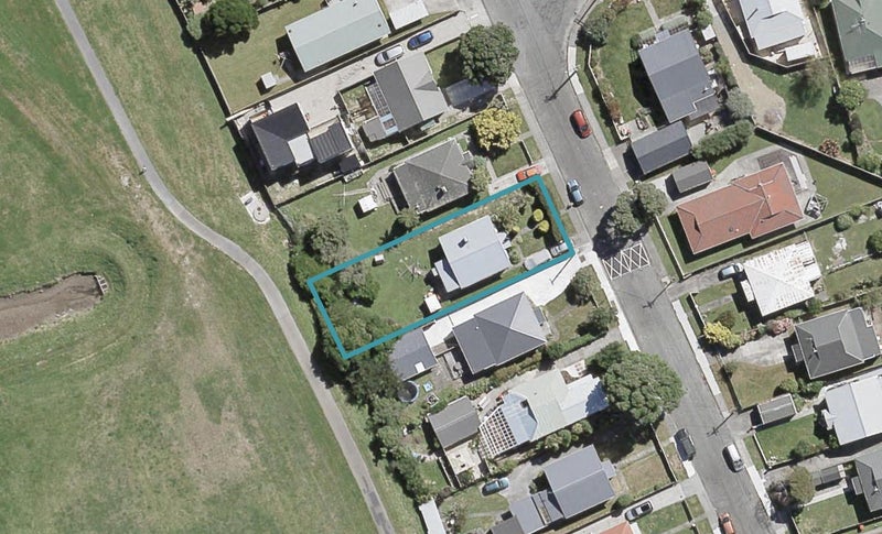 39 Randwick Crescent, Moera, Lower Hutt - Carousel 1