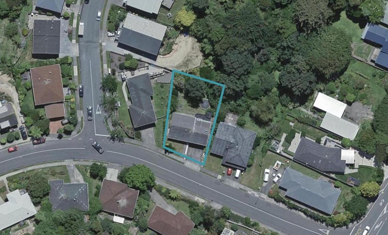 6 Fyvie Avenue, Tawa, Wellington - Carousel 1