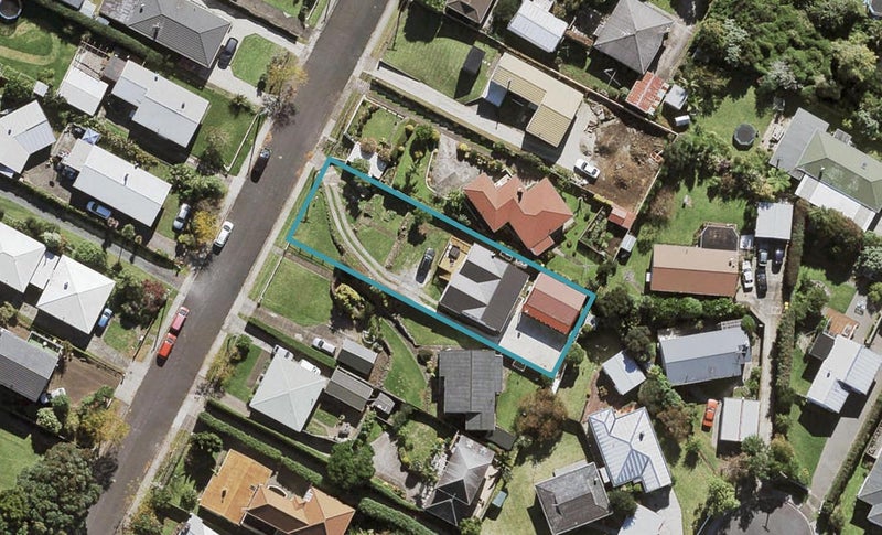 10 Sullivan Avenue, Mangere Bridge, Auckland - Carousel 1