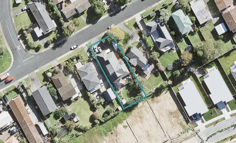 29 Albatross Road, Red Beach, Red Beach - Carousel 1