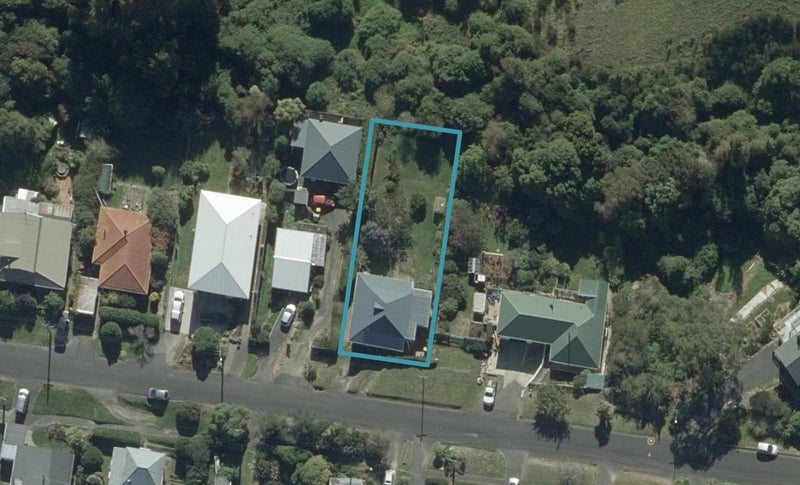 11 Gorman Street, Macandrew Bay, Dunedin - Carousel 1
