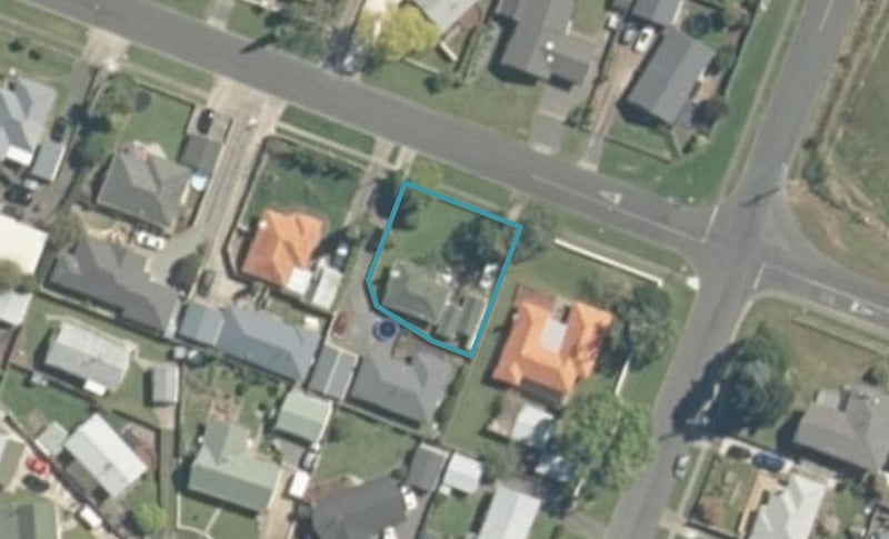 20 Thompson Street, Leamington, Cambridge - Carousel 1
