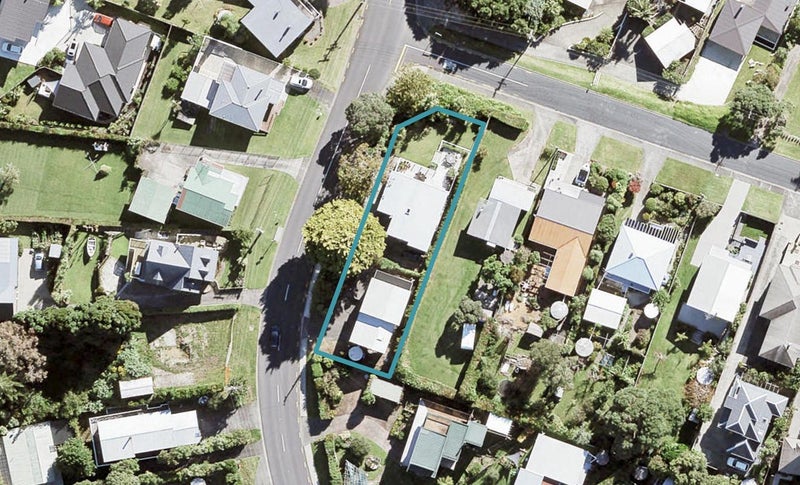 1 Joydon Place, Stanmore Bay, Whangaparaoa - Carousel 1