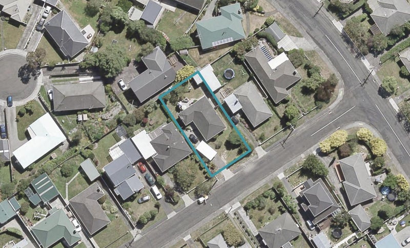 6 Courtenay Road, Heretaunga, Upper Hutt - Carousel 1