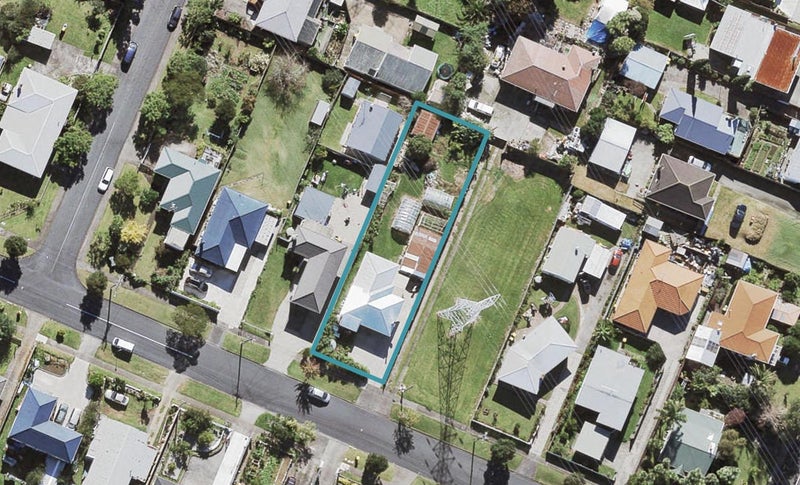 11 Brains Road, Kelston, Auckland - Carousel 1