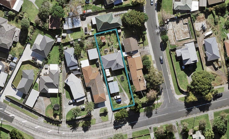 37 Taikata Road, Te Atatu Peninsula, Auckland - Carousel 1