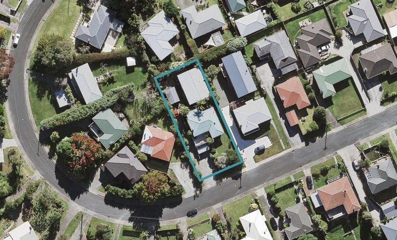 1/31 Sylvan Crescent, Te Atatū South, Auckland - Carousel 1