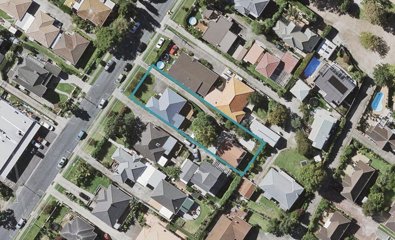 2/54 Eversleigh Road, Belmont, Auckland - Carousel 1