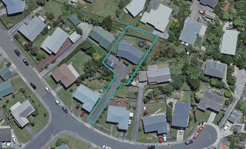 15 Cheltenham Terrace, Newlands, Wellington - Carousel 1