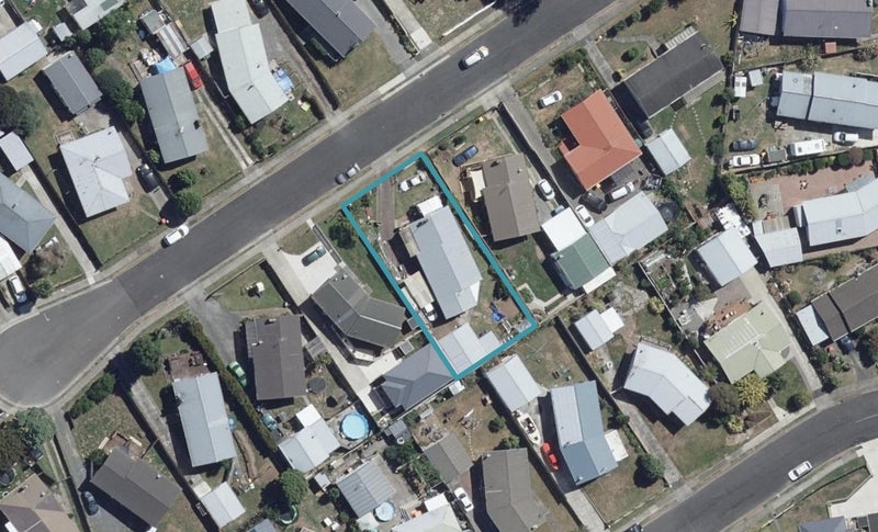 9 Susan Place, Deanwell, Hamilton - Carousel 1