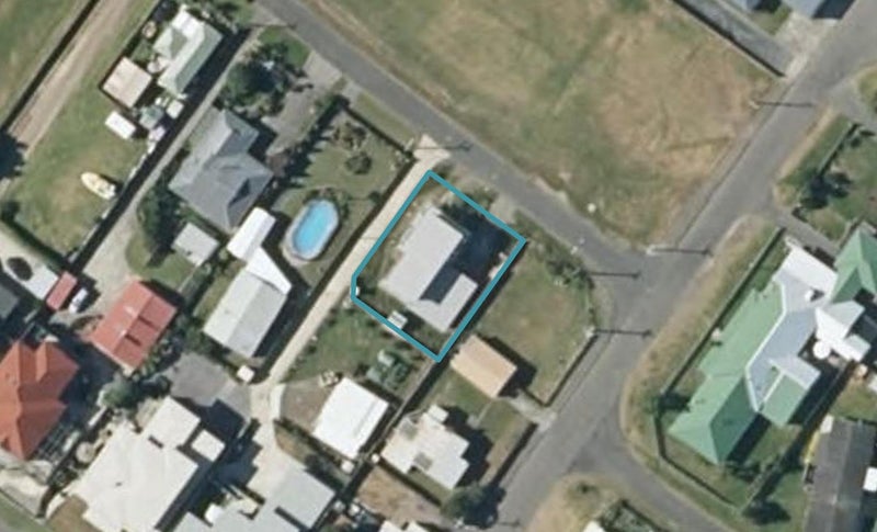 2 Hall Place, Foxton Beach, Foxton - Carousel 1