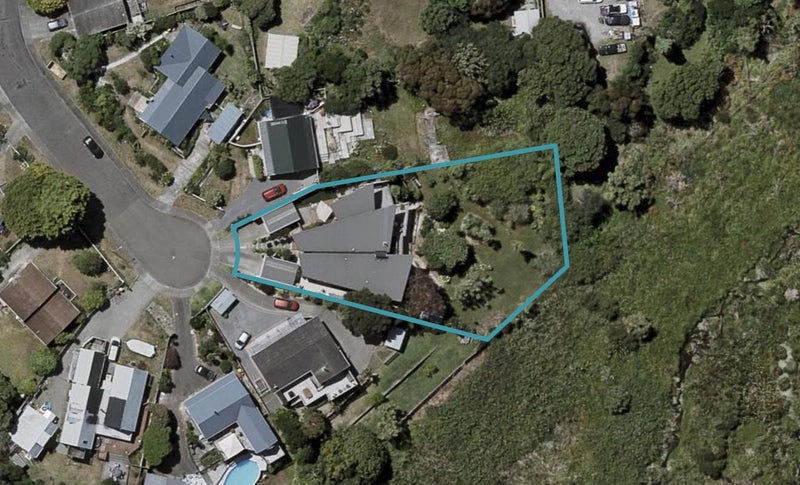 32 Freyberg Crescent, Waikanae Beach, Waikanae - Carousel 1