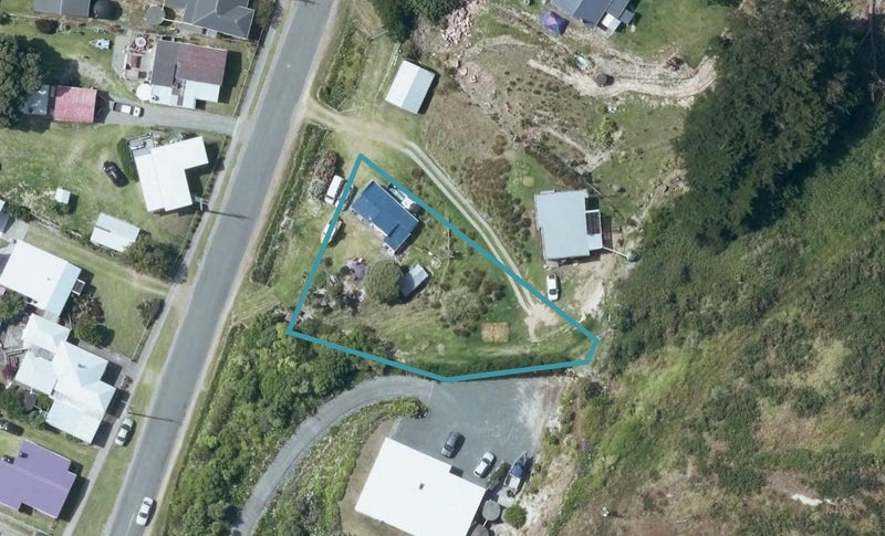 123 Newcastle Street, Māhia - Carousel 1