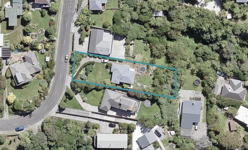 5 Pokohiwi Road, Normandale, Lower Hutt - Carousel 1