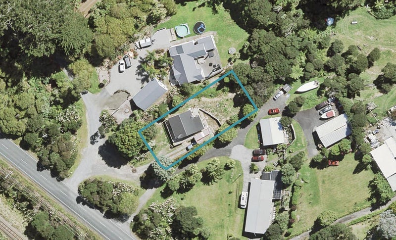 75 Waitakere Road, Waitakere, Auckland - Carousel 1
