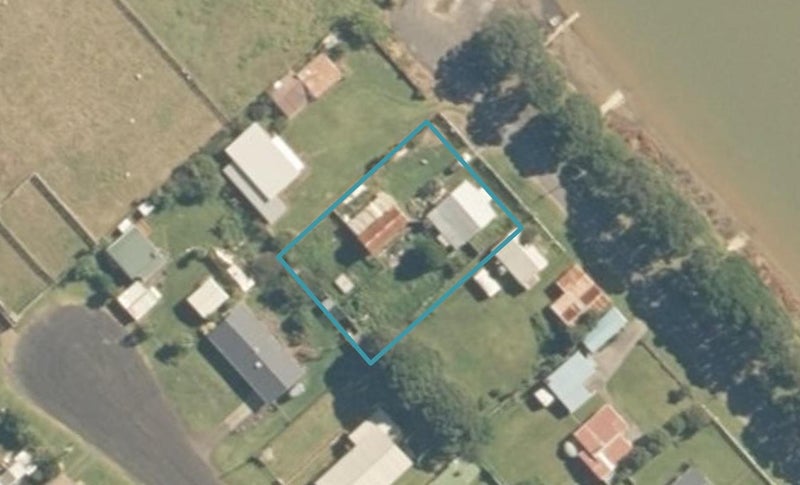 13 Iredale Quay, Awakino, Mōkau - Carousel 1
