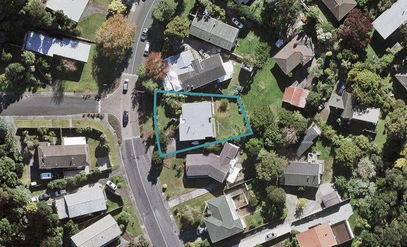 22 Easton Park Parade, Glenfield, Auckland - Carousel 1