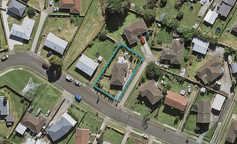 35 Chadwick Crescent, Mangere East, Auckland - Carousel 1