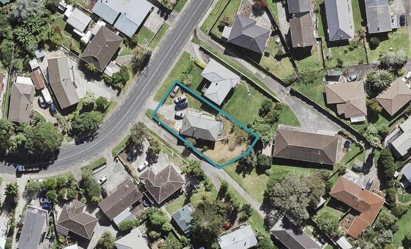 11 Downing Street, Glenfield, Auckland - Carousel 1