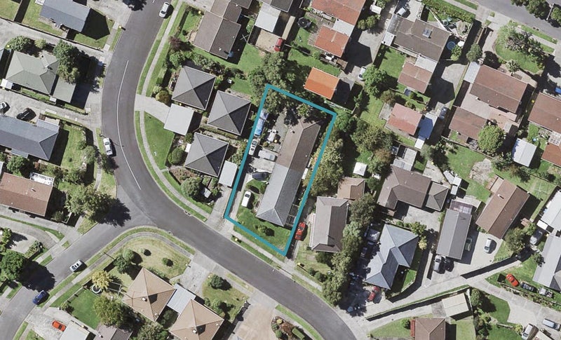 2/6 Tomintoul Place, Highland Park, Auckland - Carousel 1