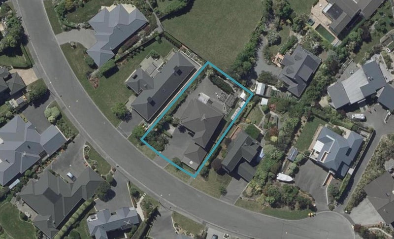 27 Highcrest Heights, Westmorland, Christchurch - Carousel 1
