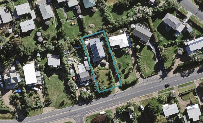6 Mitchell Road, Surfdale, Waiheke Island - Carousel 1
