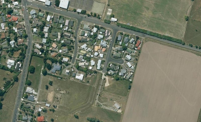 8 Blundell Avenue, Waipukurau - Carousel 1