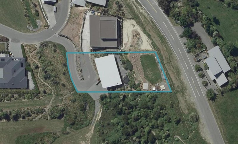 10 Hadleigh Lane, Westmorland, Christchurch - Carousel 1