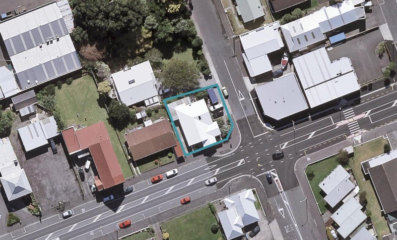 22 Henui Street, Strandon, New Plymouth - Carousel 1