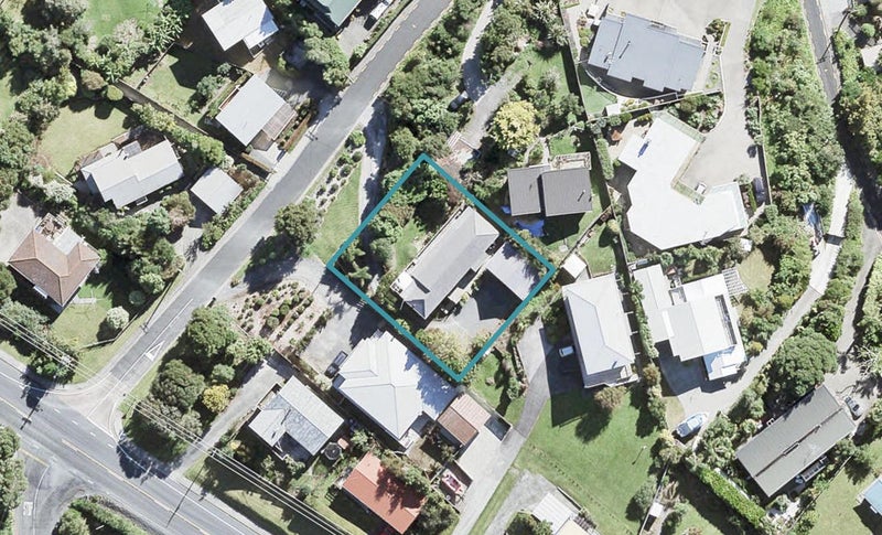 6 Rangimaarie Crescent, Snells Beach, Snells Beach - Carousel 1