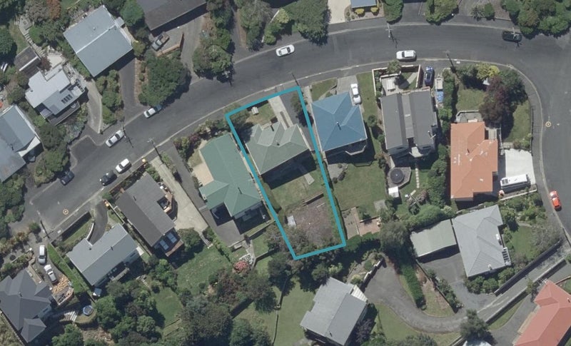 9 Larkins Street, Helensburgh, Dunedin - Carousel 1
