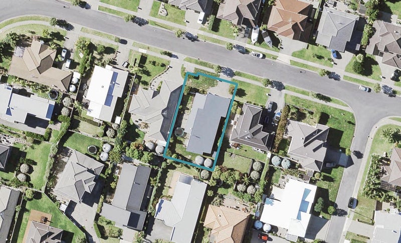 14 Pine Harbour Parade, Beachlands, Auckland - Carousel 1