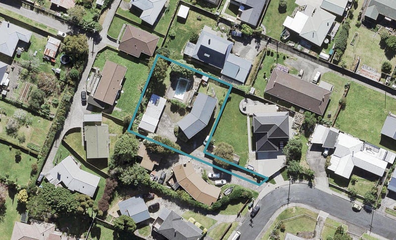 7 Scanlen Terrace, Kelston, Auckland - Carousel 1