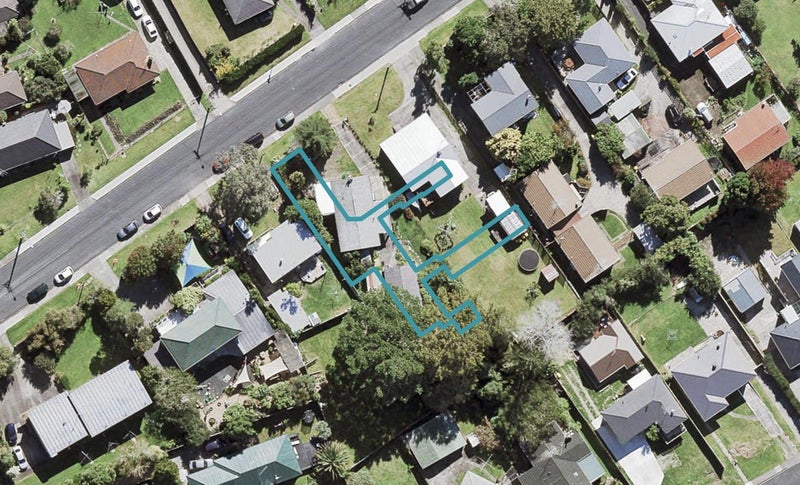 8/5 Lancaster Road, Beach Haven, Auckland - Carousel 1